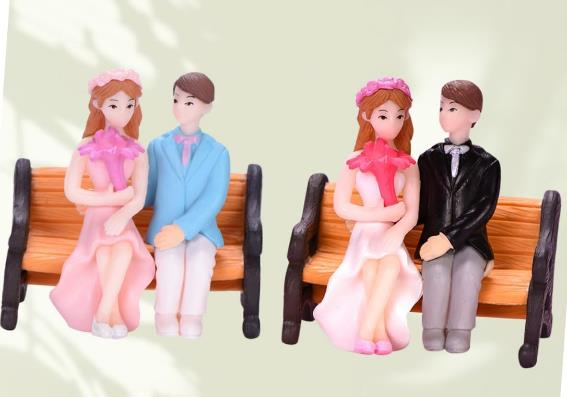 Small Couple Showpiece