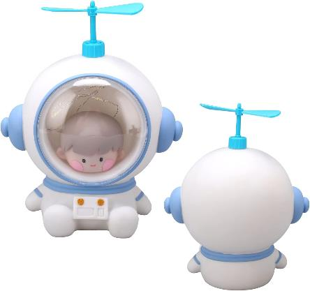 Cute Spaceman Night Light – Astronaut Ornament