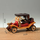 سيارة خشبية كبيرة