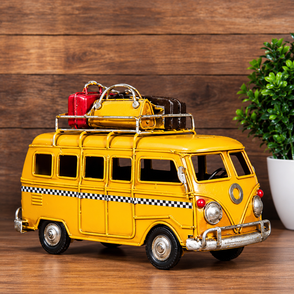 Metal Bus Décor